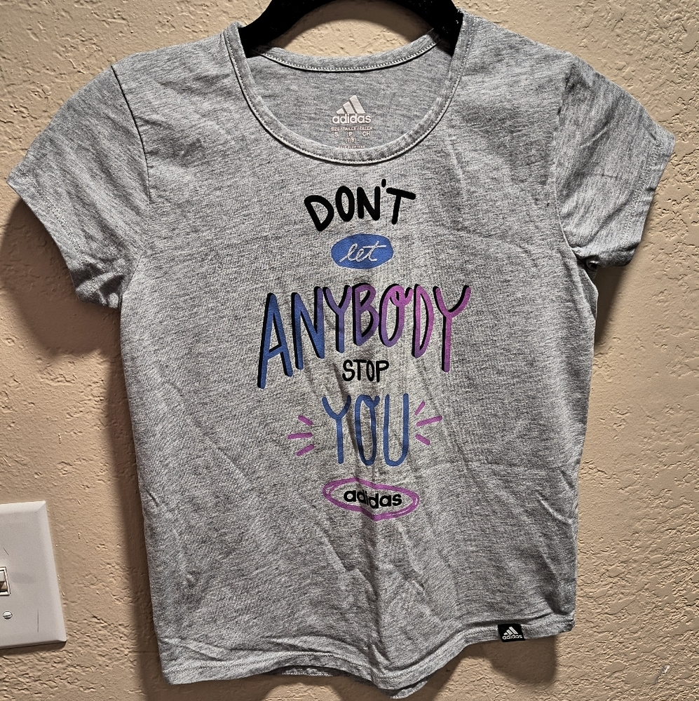 Adidas Girls Sz S Gray Graphic T-Shirt
